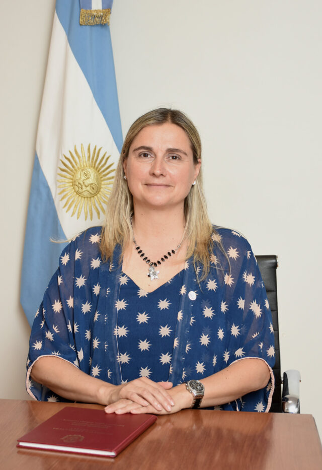 Fotografía de la Diputada María Belén Baskovc