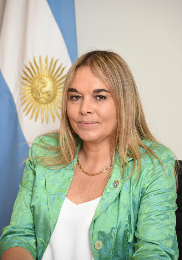 Fotografía de la Diputada Leila Lloyd Jones