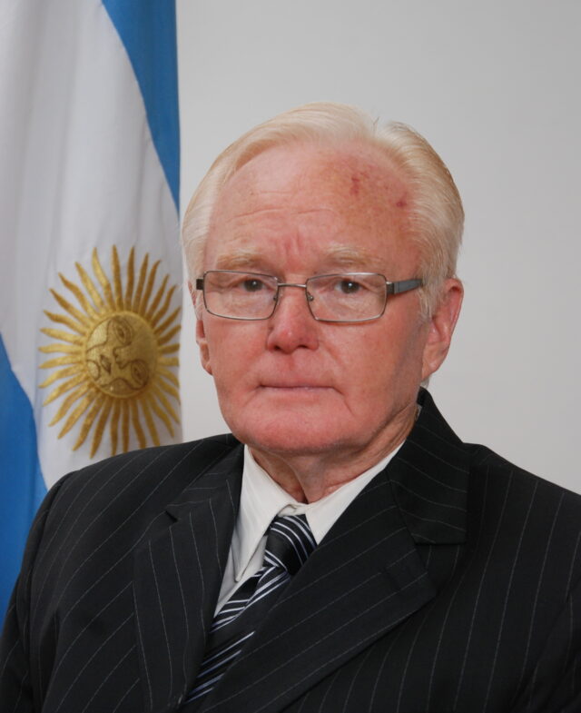 Fotografía del Diputado mandato cumplido Carlos Oscar Petersen