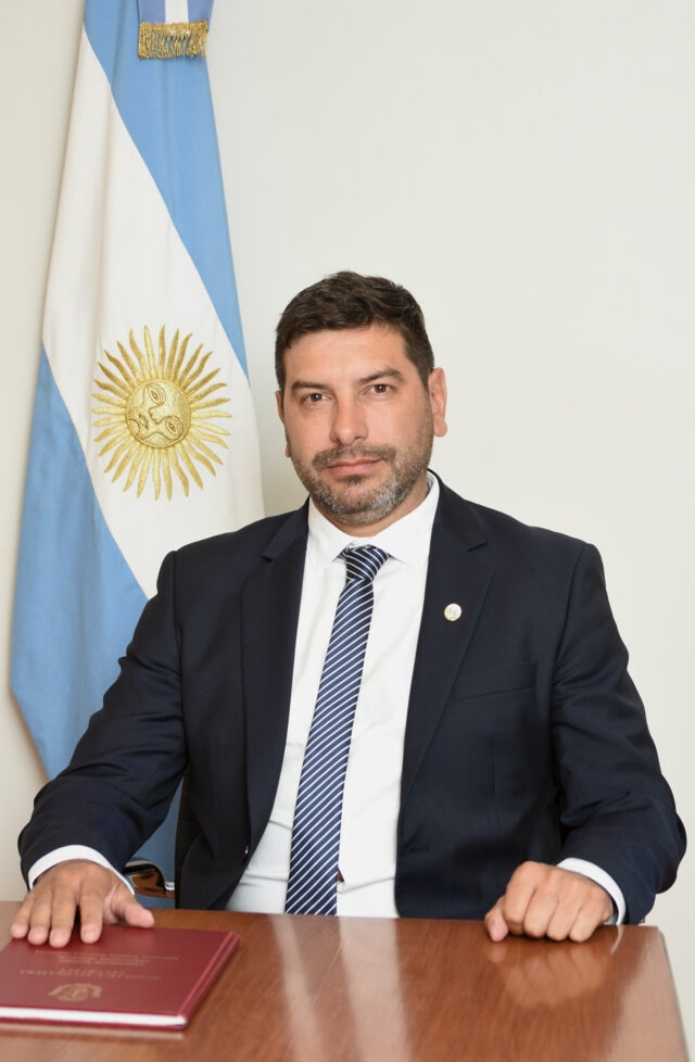 Fotografía del Secretario Habilitado