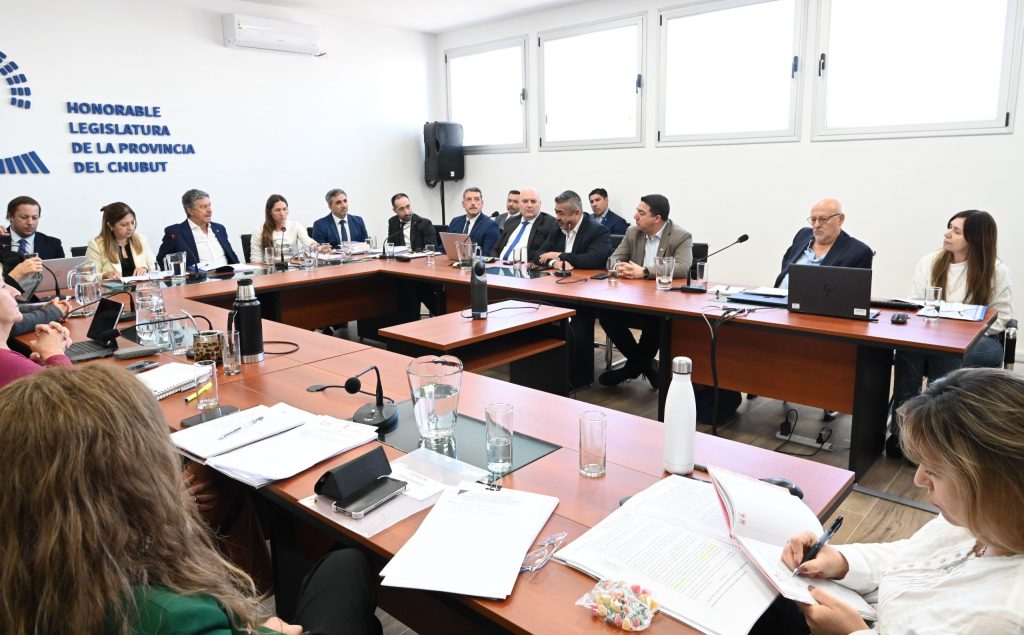 Destacados expositores en nueva reunión informativa por el proyecto de ley que regula las nuevas tecnologías para investigar, prevenir y luchar contra el cibercrimen